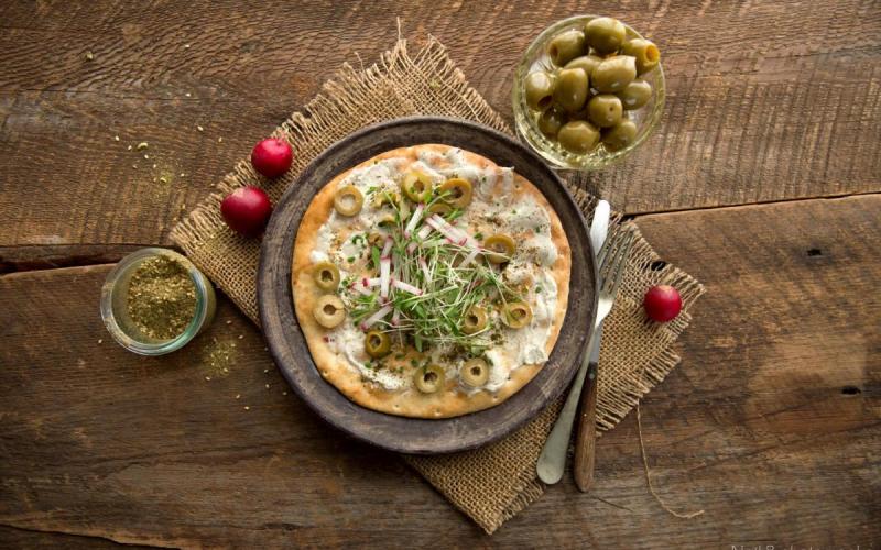 Pizza with zathar and Labneh cheese